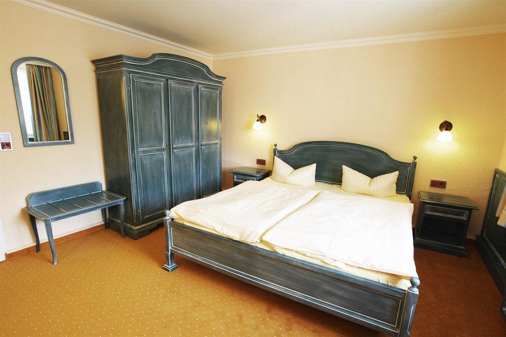 Hotel Duenenschloss Mit Private Spa Zinnowitz Exterior photo